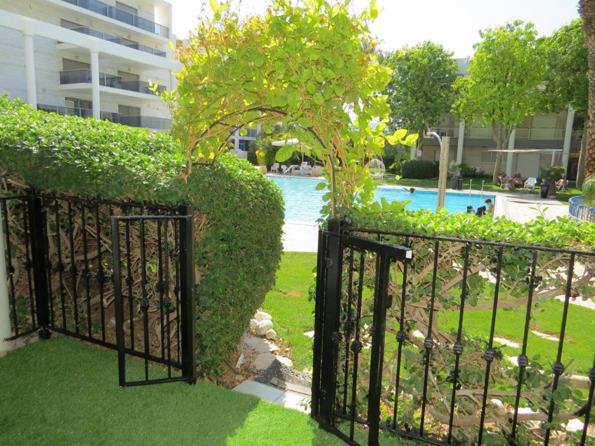 Royal Park- Magical Garden Apartment Eilat Exterior foto
